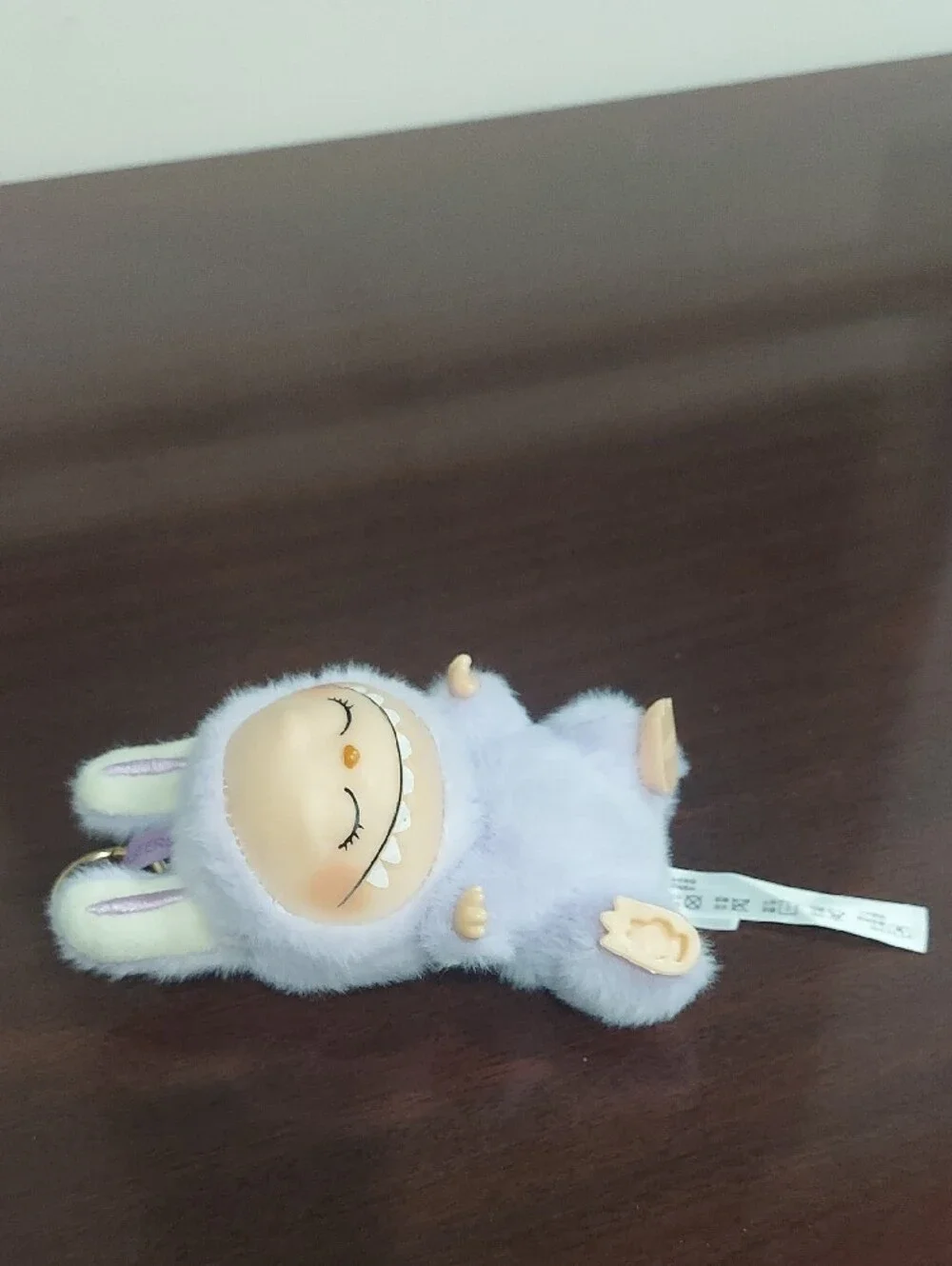 ❤️ Pop Mart The MONSTERS  Have A Seat - Zizi Keychain
